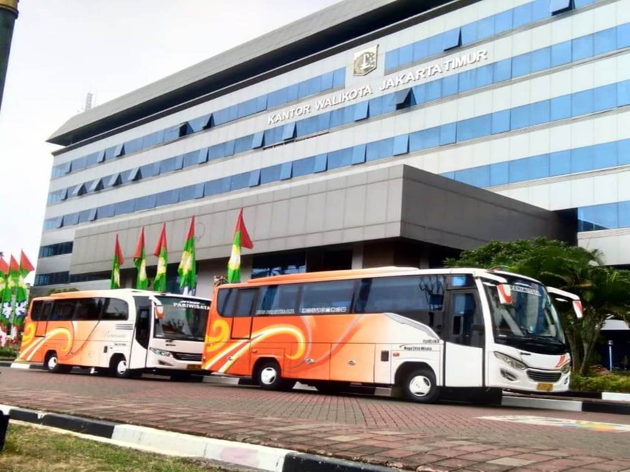 Sewa Bus Medium Mega Citra Wisata