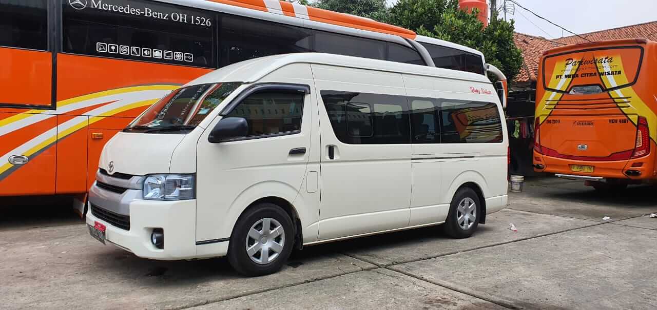 sewa toyota hiace