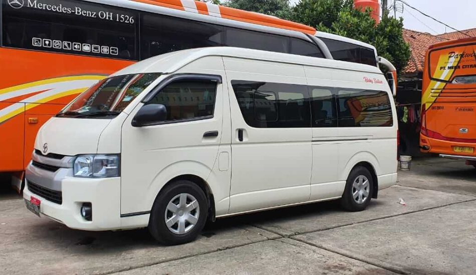 sewa toyota hiace